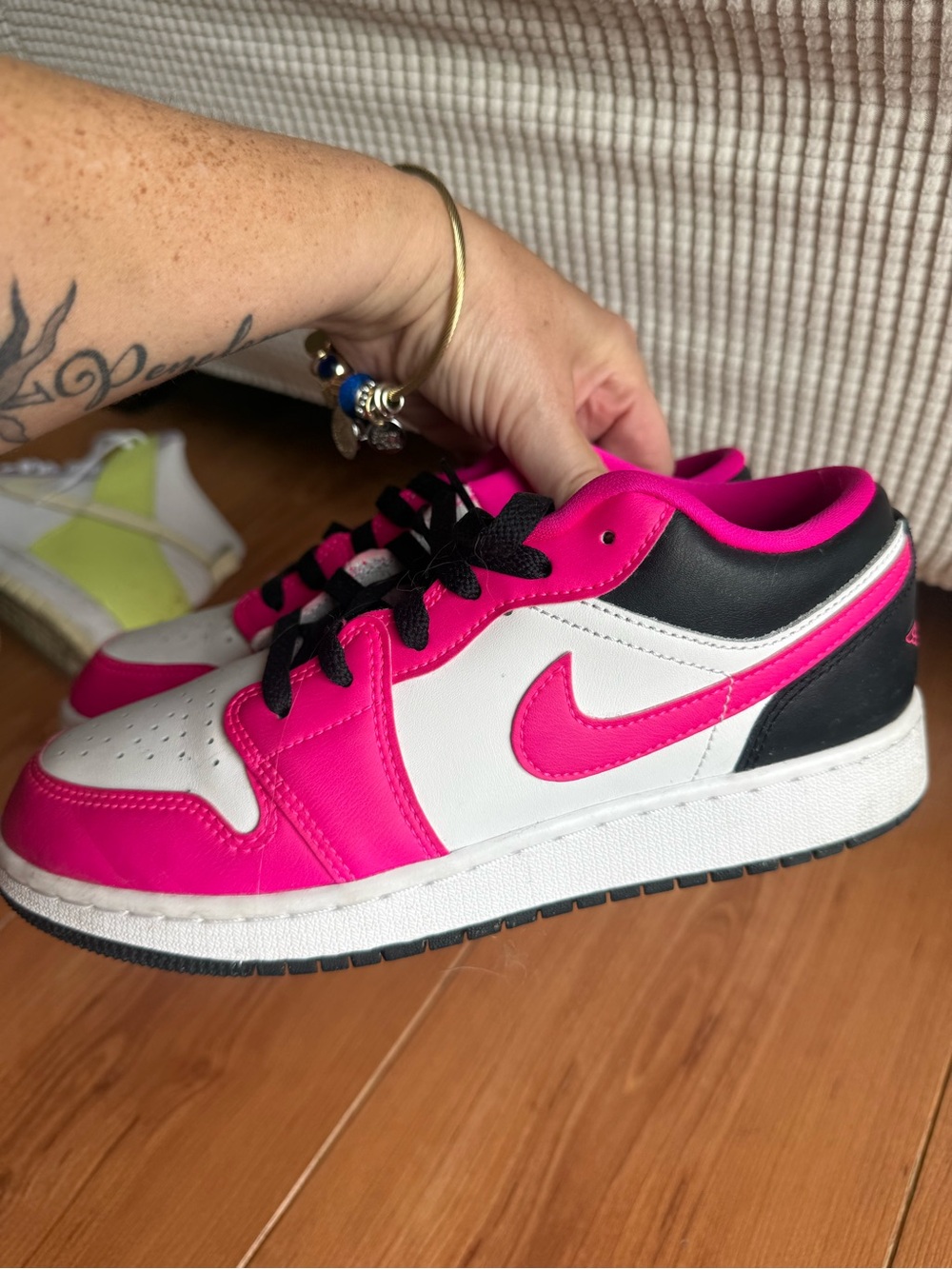 Nike Low Top Sneakers in Pink, White & Black
